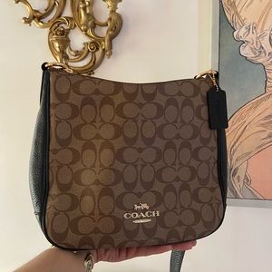 AUTHENTIC BRAND NEW COACH CROSSBODY
